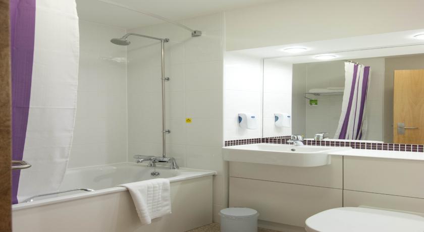 Premier Inn Uttoxeter ภายนอก รูปภาพ