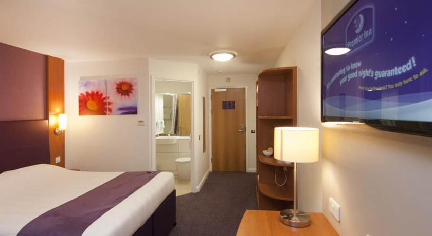Premier Inn Uttoxeter ภายนอก รูปภาพ
