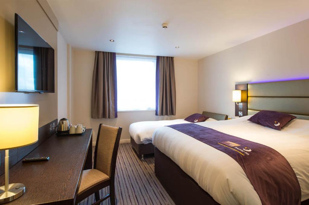 Premier Inn Uttoxeter ภายนอก รูปภาพ