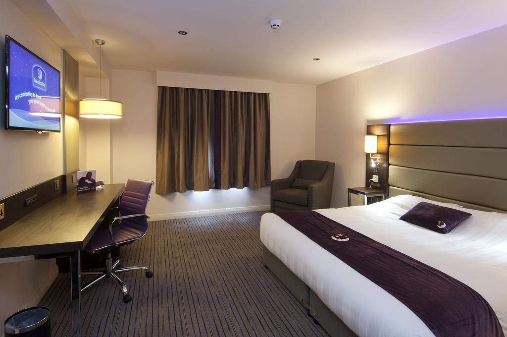 Premier Inn Uttoxeter ภายนอก รูปภาพ