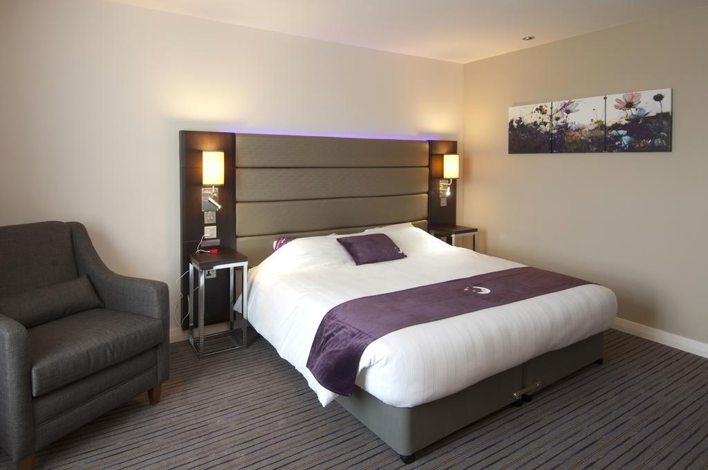 Premier Inn Uttoxeter ภายนอก รูปภาพ