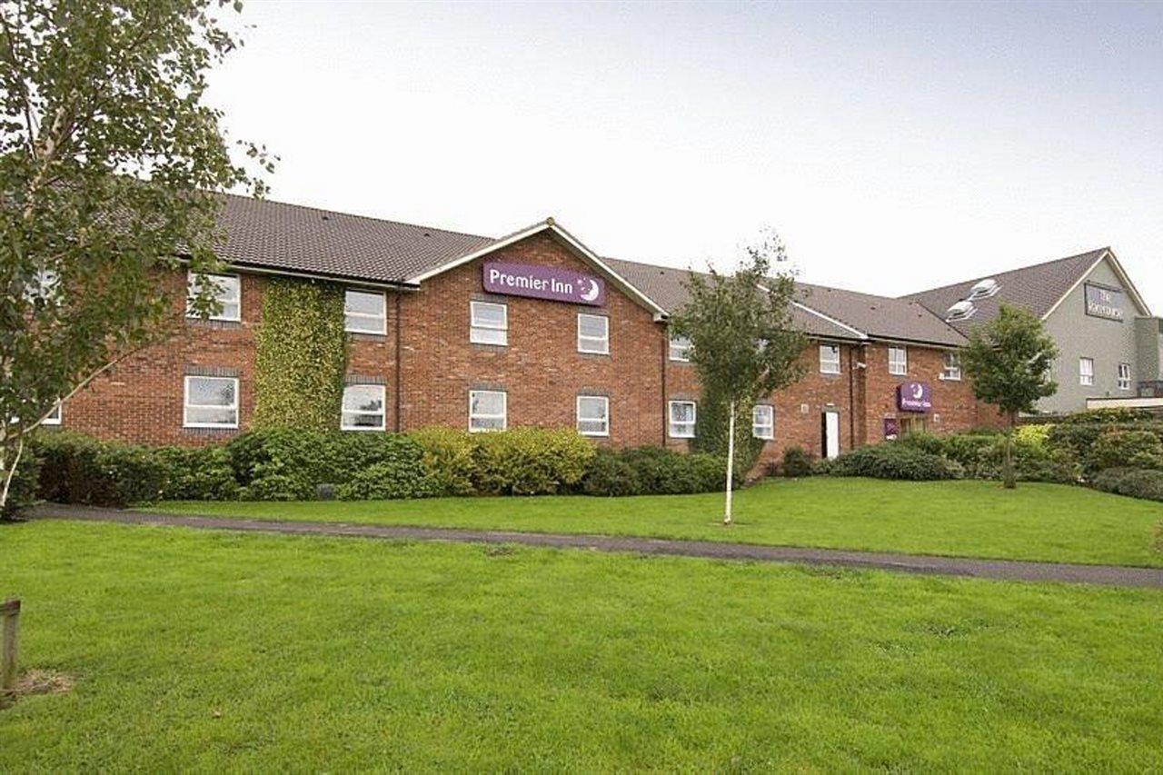 Premier Inn Uttoxeter ภายนอก รูปภาพ