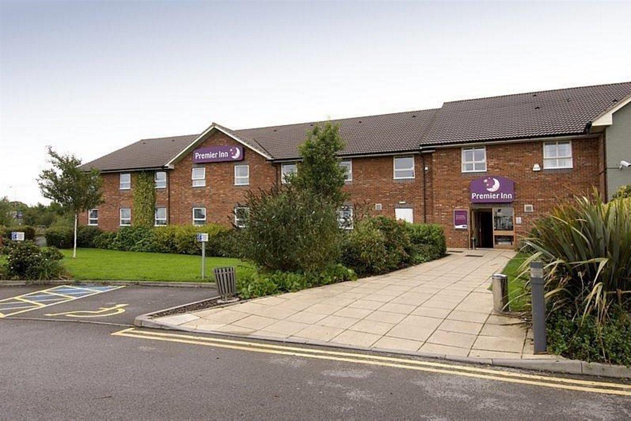 Premier Inn Uttoxeter ภายนอก รูปภาพ