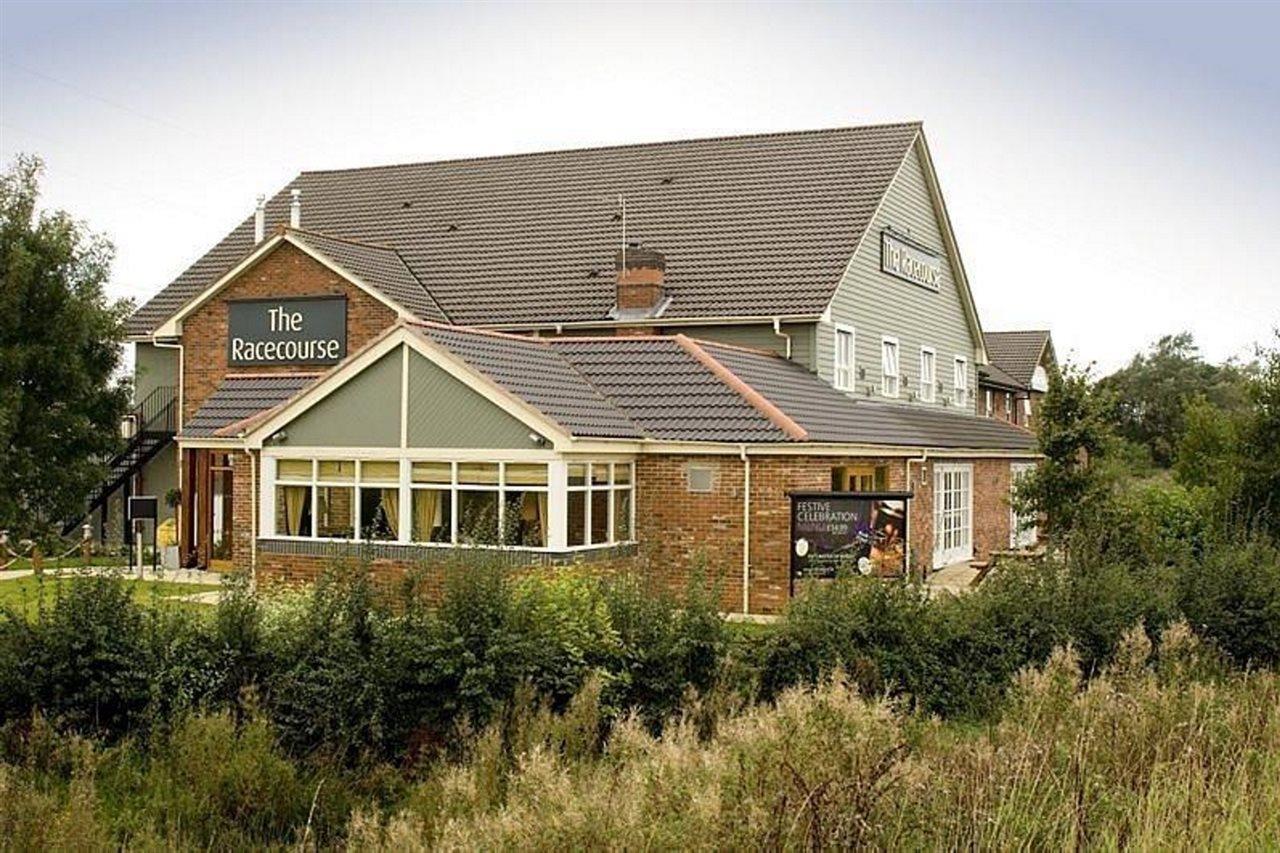 Premier Inn Uttoxeter ภายนอก รูปภาพ