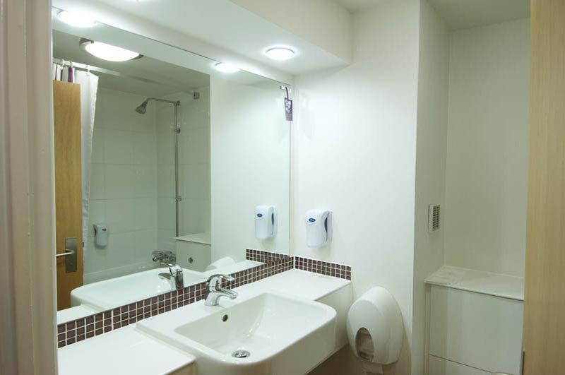 Premier Inn Uttoxeter ภายนอก รูปภาพ