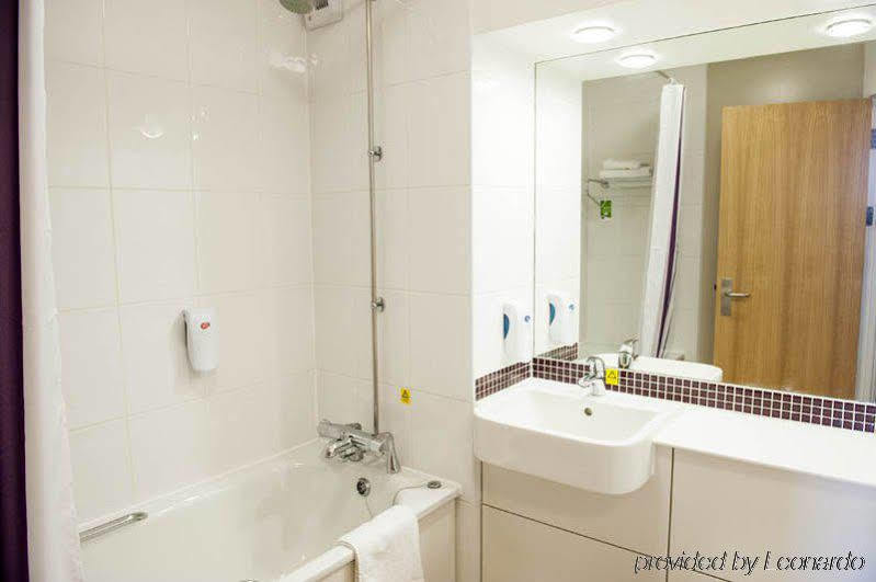 Premier Inn Uttoxeter ภายนอก รูปภาพ