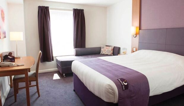 Premier Inn Uttoxeter ภายนอก รูปภาพ